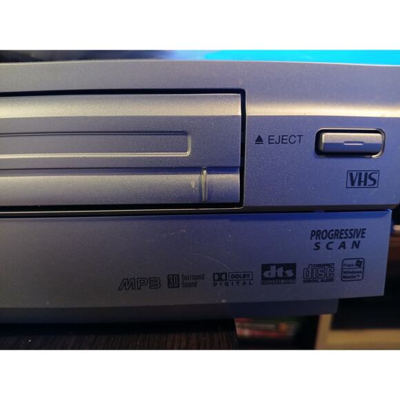 Zenith XBV443 DVD VCR Combo Player - Picture 9 of 12